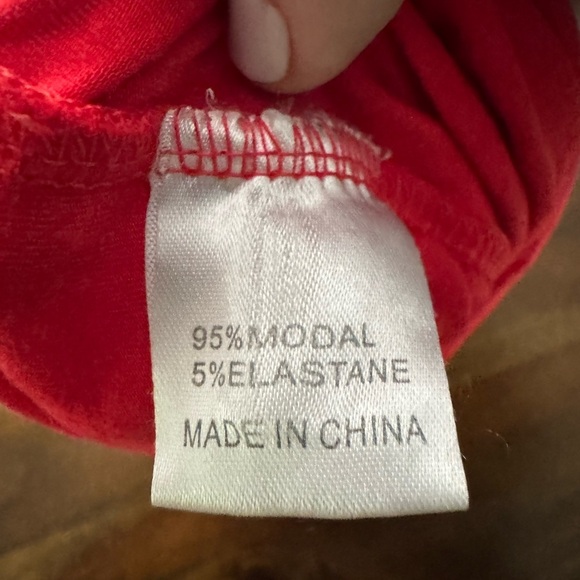 White Fox Boutique Too Blessed Tee Red EUC Size M - Picture 6 of 6